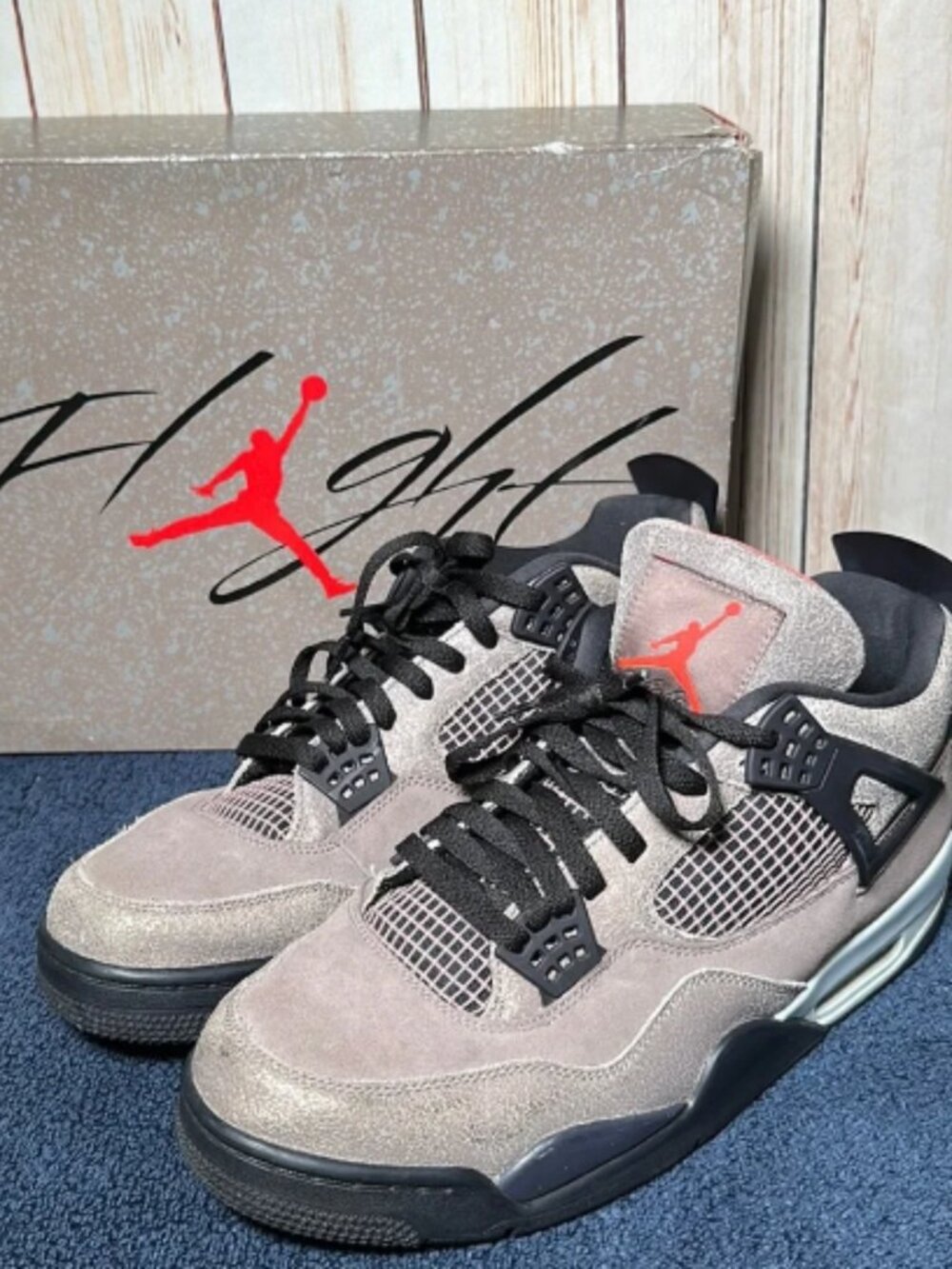 Air Jordan 4 ‘Taupe Hase’